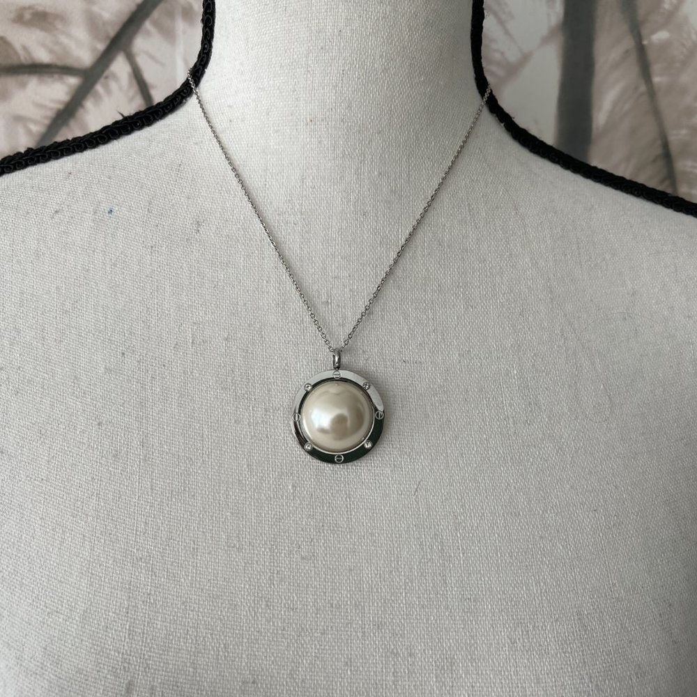 Silver Necklace with 1" round Pearl Encased 4 crystals 4 Screw Designs